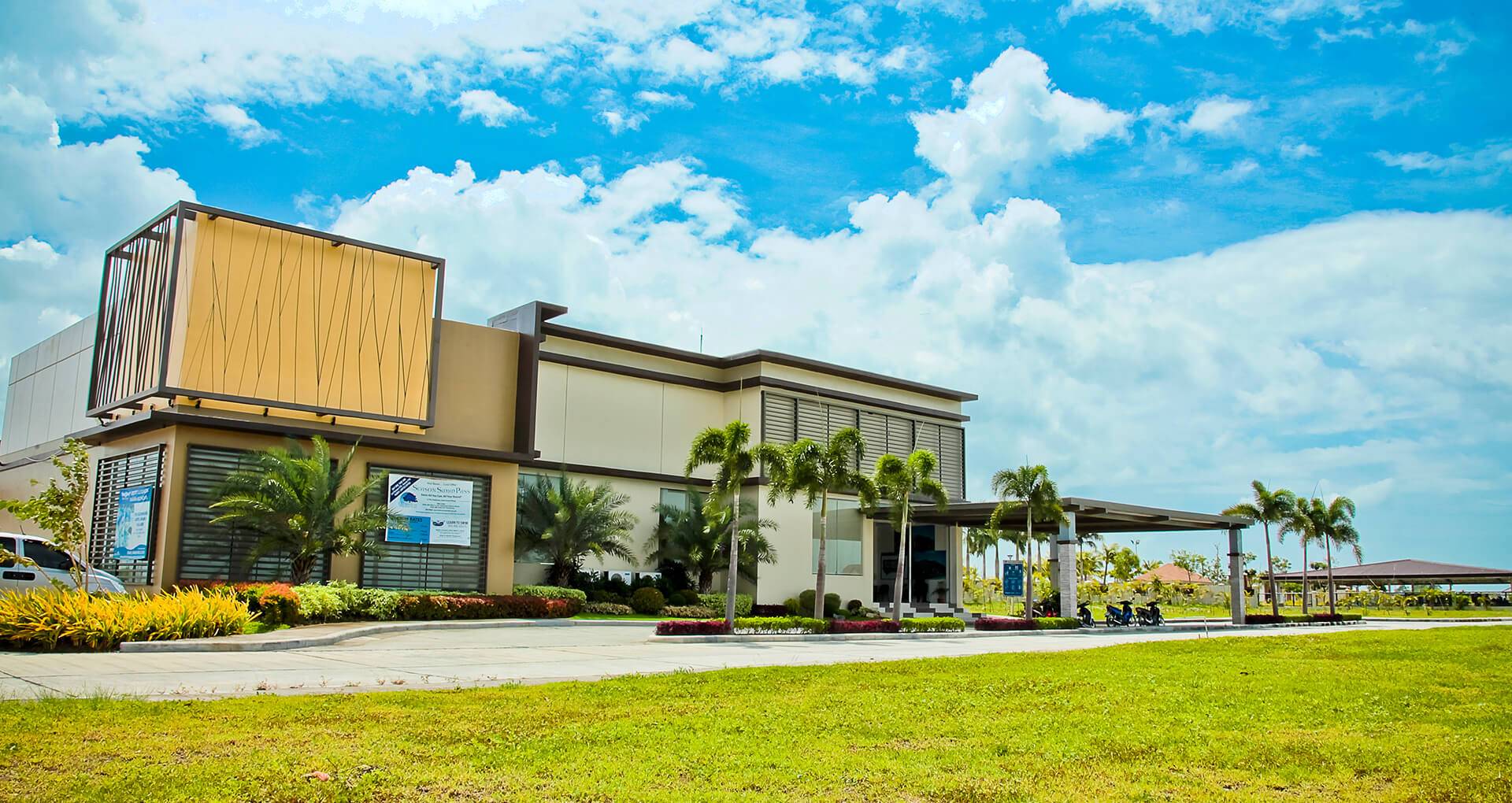 Amenities-Clubhouse-Exterior